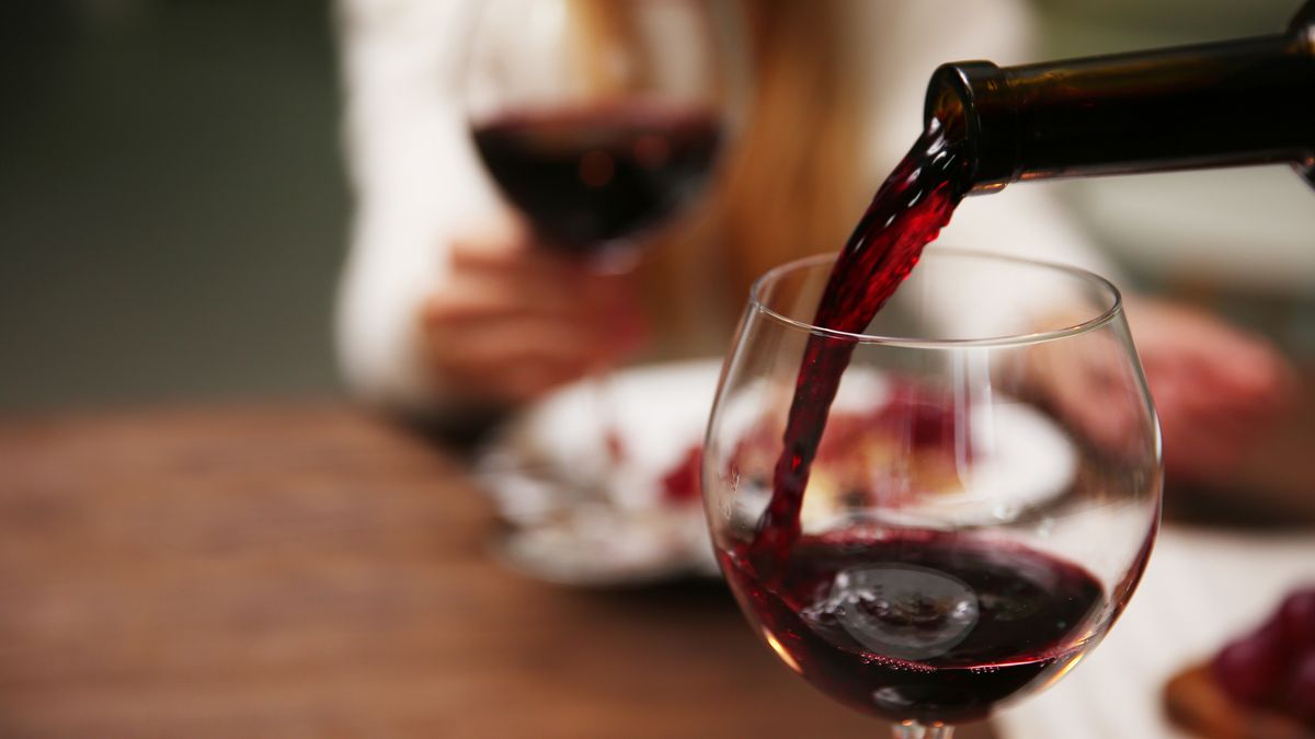 Z lahve vína bude podpultové zboží. Vinaři cupují kvóty na potraviny